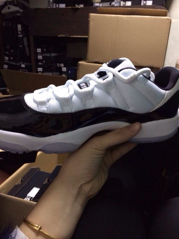 Super Max Perfect Air Jordan 11 Low “Concord”(with original carbon fiber)