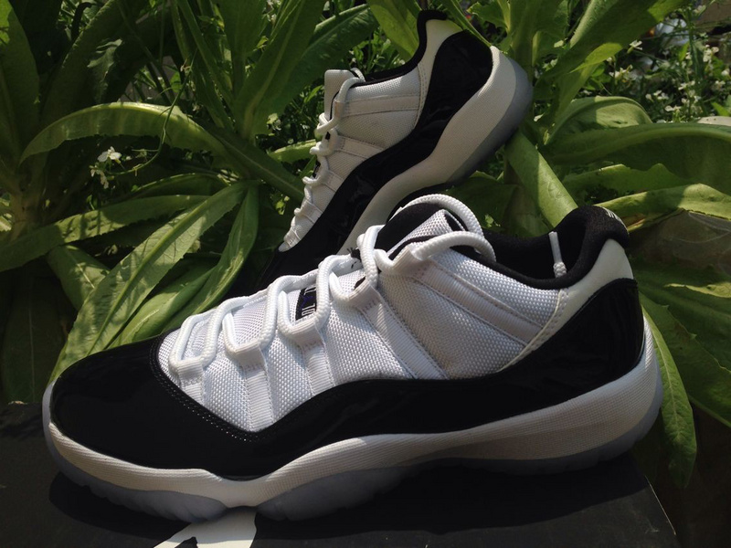 Super Max Perfect Air Jordan 11 Low “Concord”(with original carbon fiber)