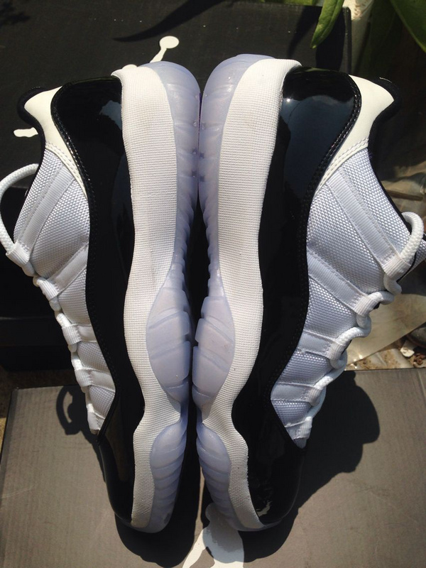 Super Max Perfect Air Jordan 11 Low “Concord”(with original carbon fiber)