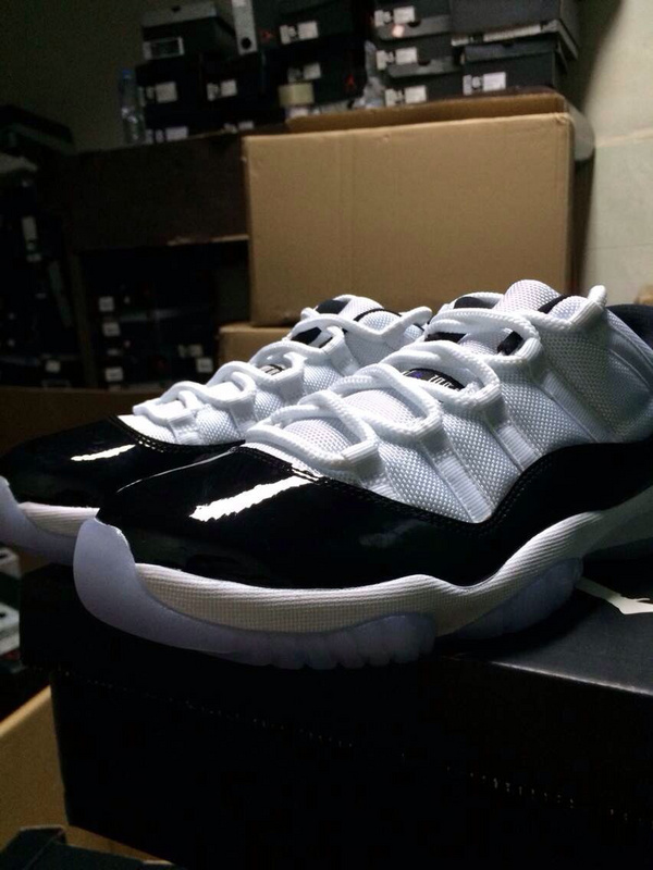 Super Max Perfect Air Jordan 11 Low “Concord”(with original carbon fiber)