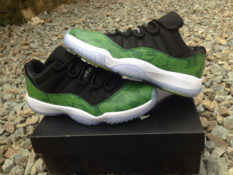 Super Max Perfect Air Jordan 11 Low “Nightshade”(with original carbon fiber)