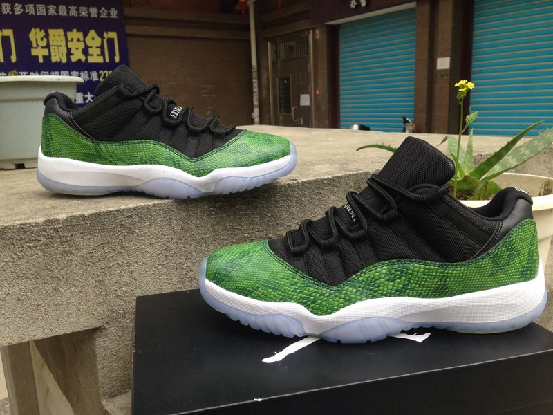 Super Max Perfect Air Jordan 11 Low “Nightshade”(with original carbon fiber)