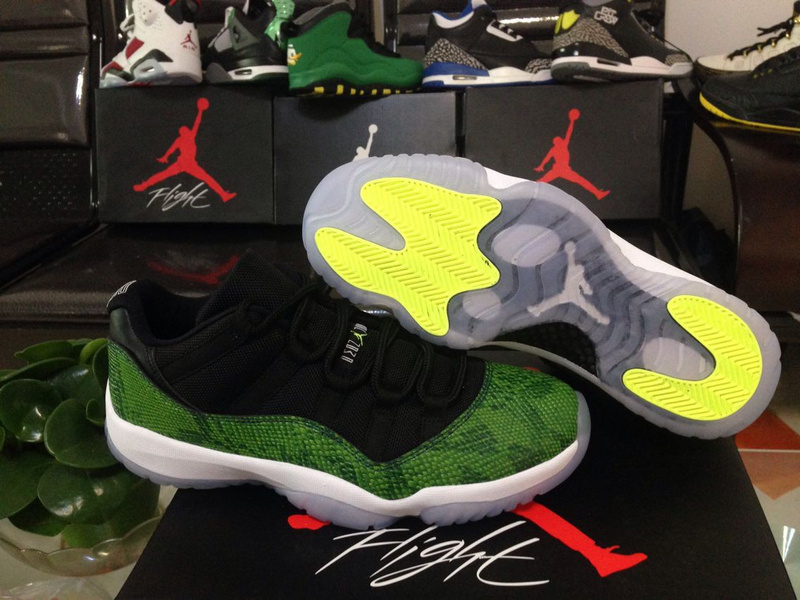 Super Max Perfect Air Jordan 11 Low “Nightshade”(with original carbon fiber)