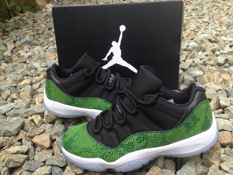 Super Max Perfect Air Jordan 11 Low “Nightshade”(with original carbon fiber)