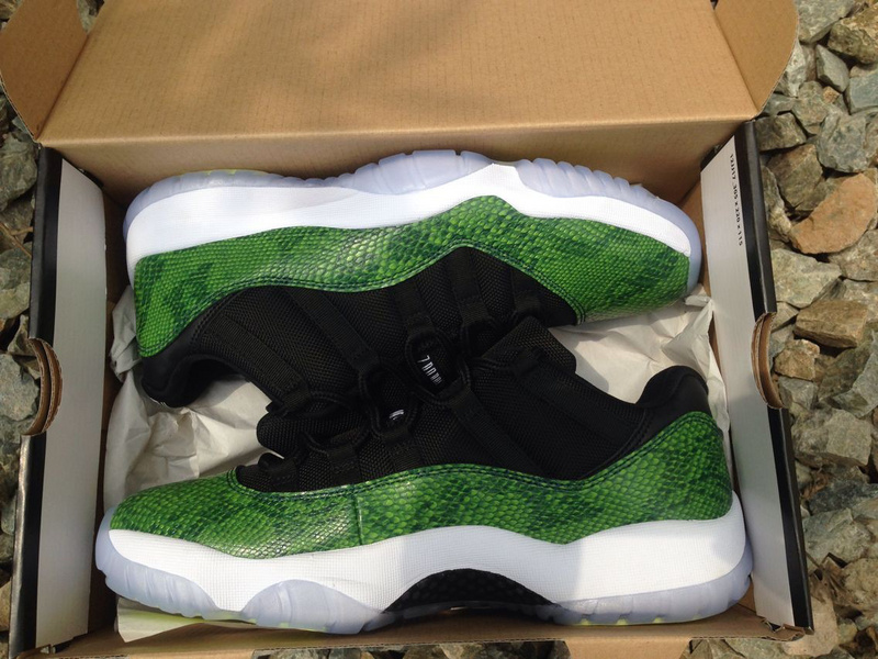 Super Max Perfect Air Jordan 11 Low “Nightshade”(with original carbon fiber)