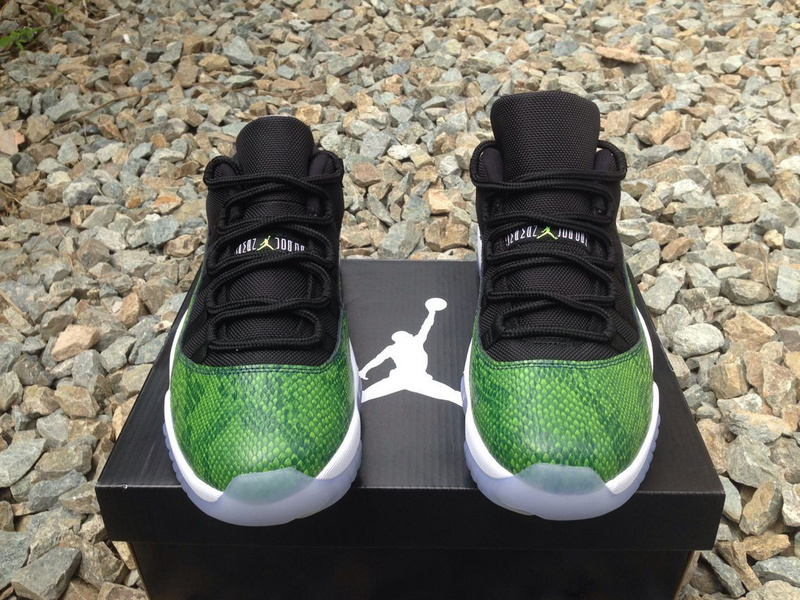 Super Max Perfect Air Jordan 11 Low “Nightshade”(with original carbon fiber)