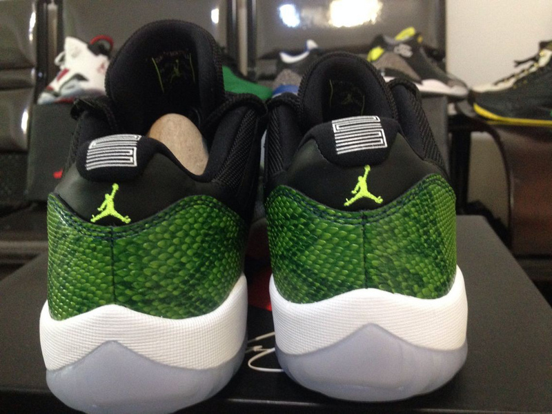 Super Max Perfect Air Jordan 11 Low “Nightshade”(with original carbon fiber)