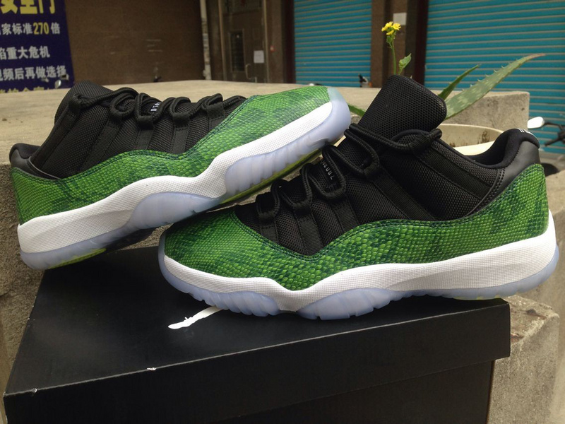 Super Max Perfect Air Jordan 11 Low “Nightshade”(with original carbon fiber)