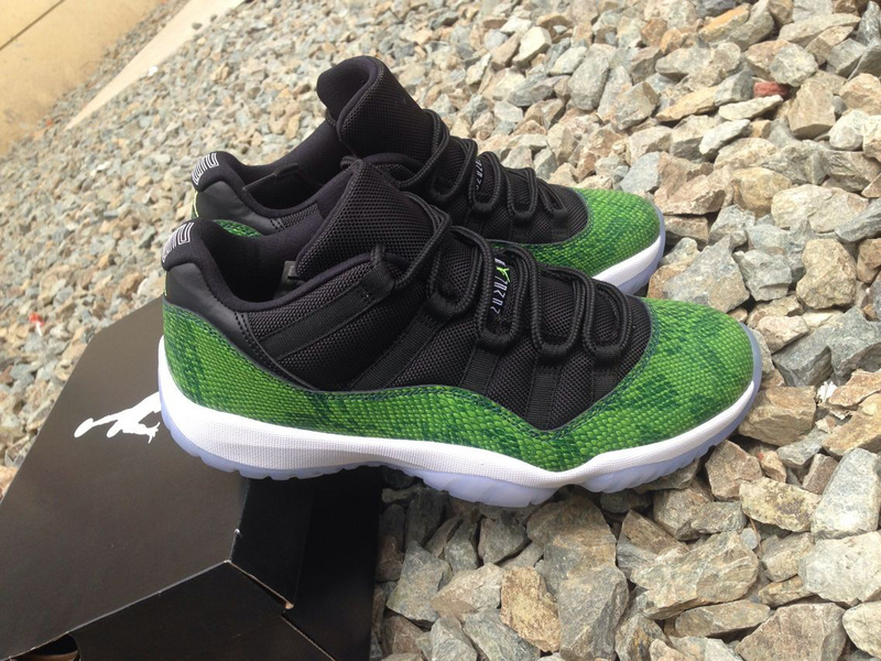 Super Max Perfect Air Jordan 11 Low “Nightshade”(with original carbon fiber)