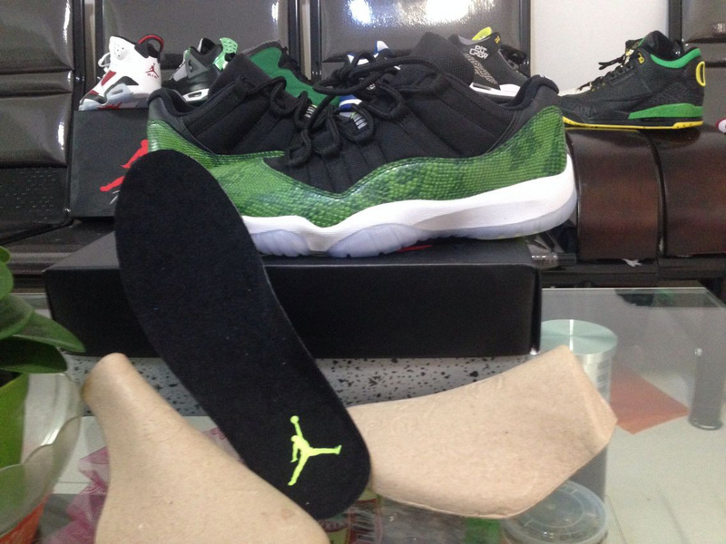 Super Max Perfect Air Jordan 11 Low “Nightshade”(with original carbon fiber)