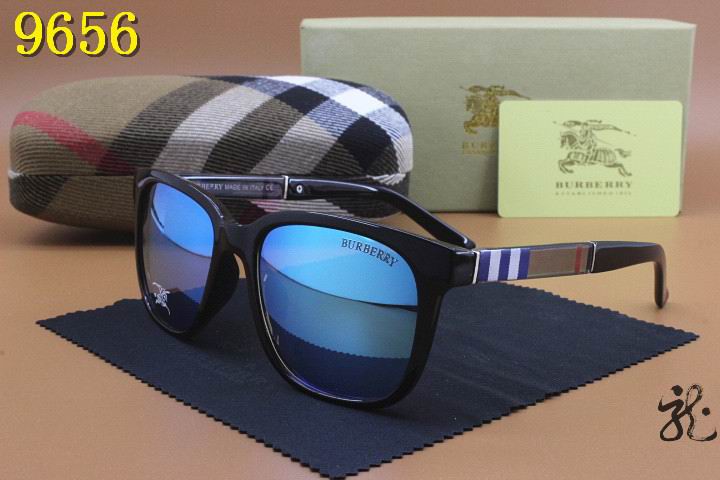 Burberry Sunglasses AAA-064