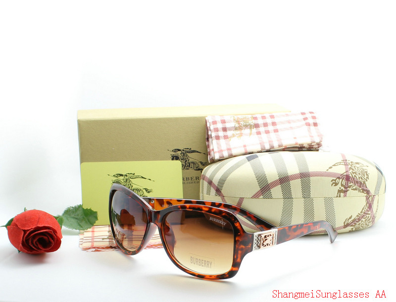 Burberry Sunglasses AAA-136