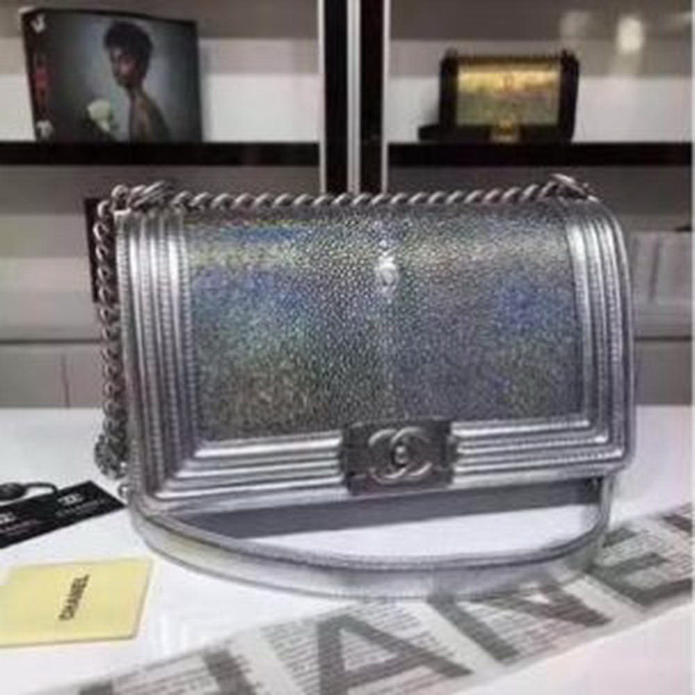 CHNL shoulder bag in silver