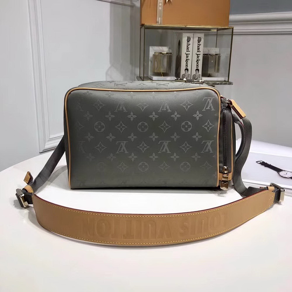 LV Camera Bag M43884