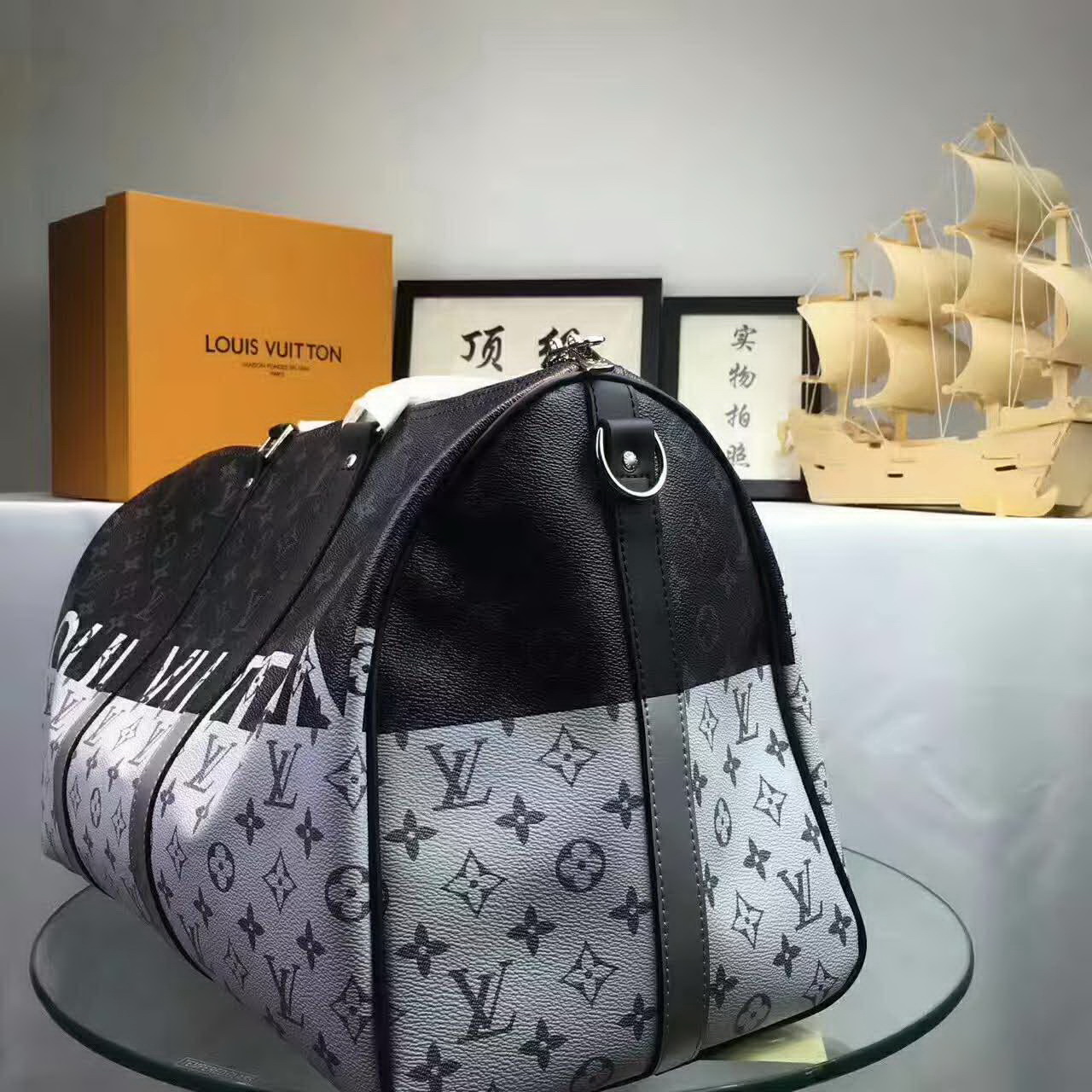 LV Keepall travel bag Black and white