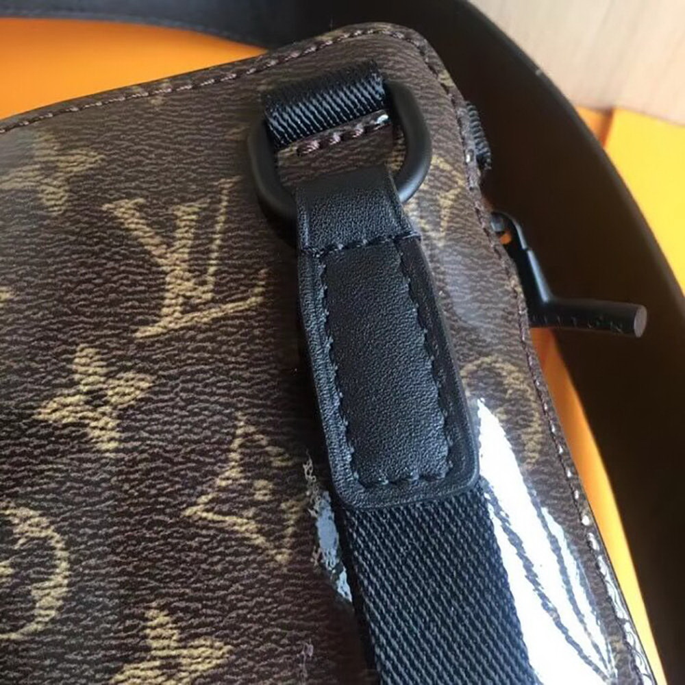 LV Messenger PM M43895 in Monogram Glaze