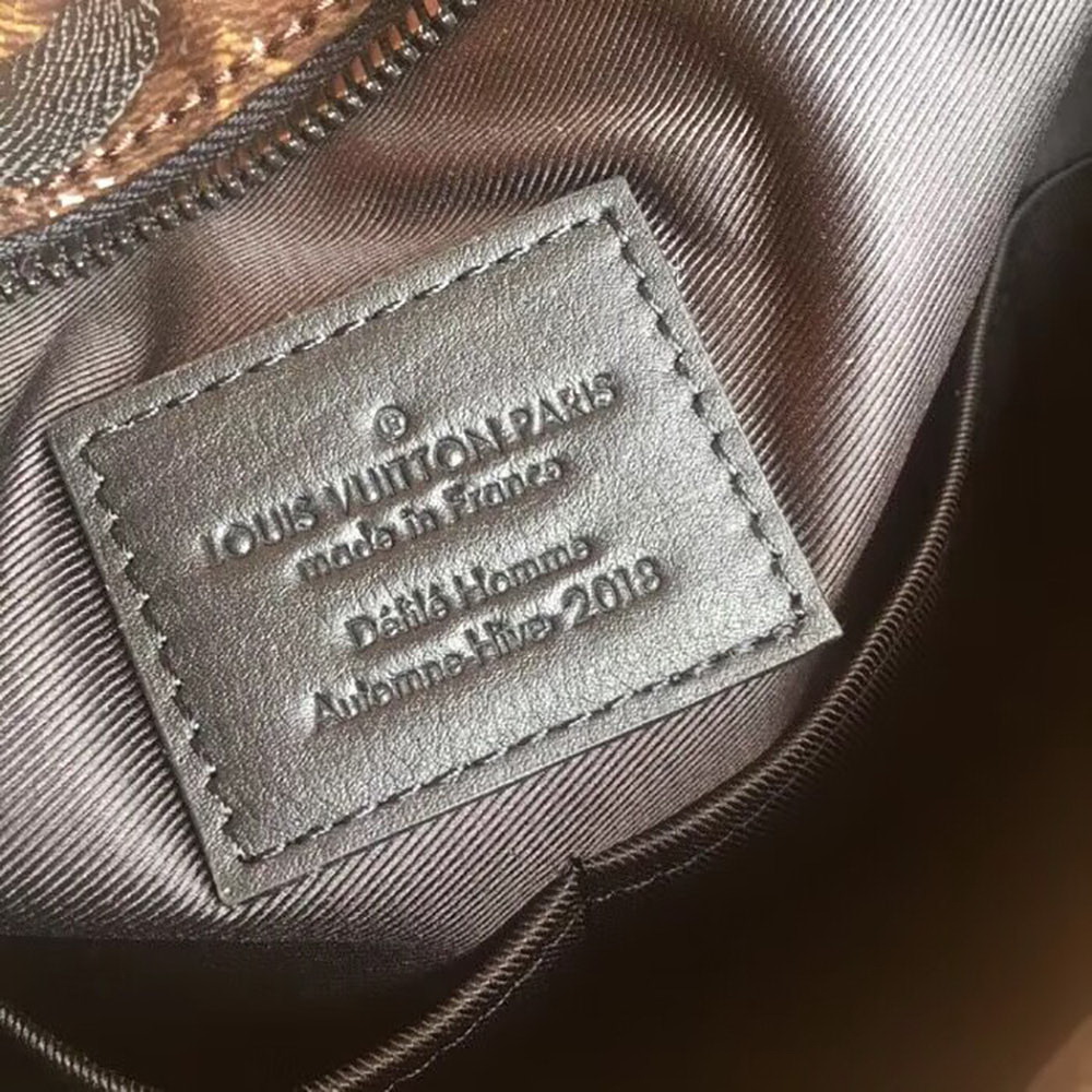 LV Messenger PM M43895 in Monogram Glaze