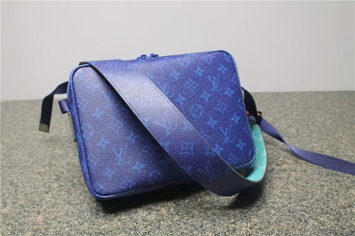 LV Pacifique monogram messenger pm