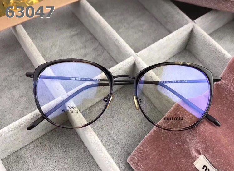 Miu Miu Sunglasses AAAA-889