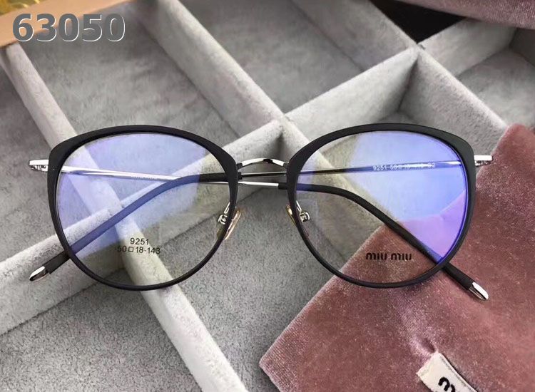 Miu Miu Sunglasses AAAA-892