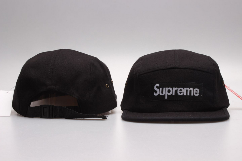 Supreme Snapbacks-003