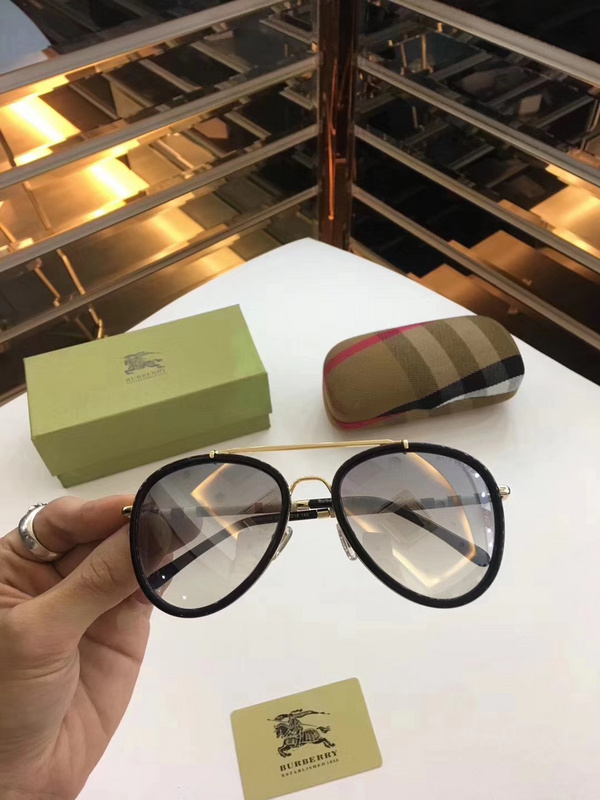 Burberry Sunglasses AAAA-018