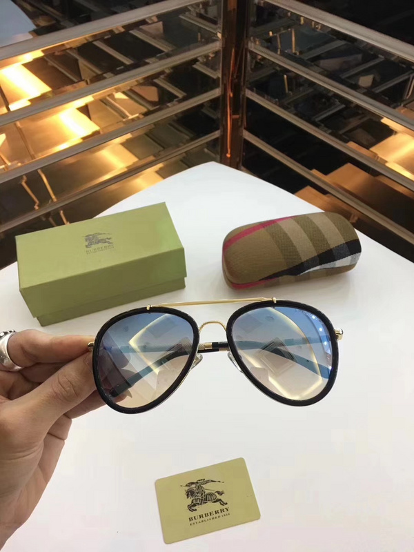 Burberry Sunglasses AAAA-021