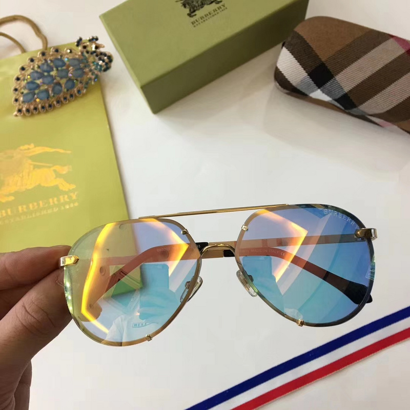 Burberry Sunglasses AAAA-027