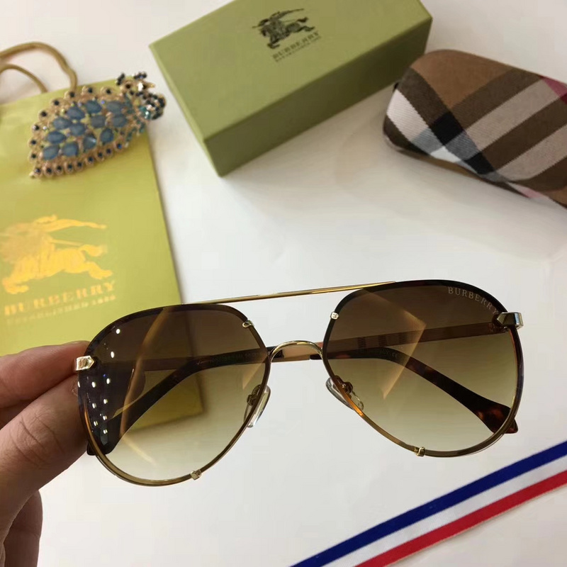 Burberry Sunglasses AAAA-028