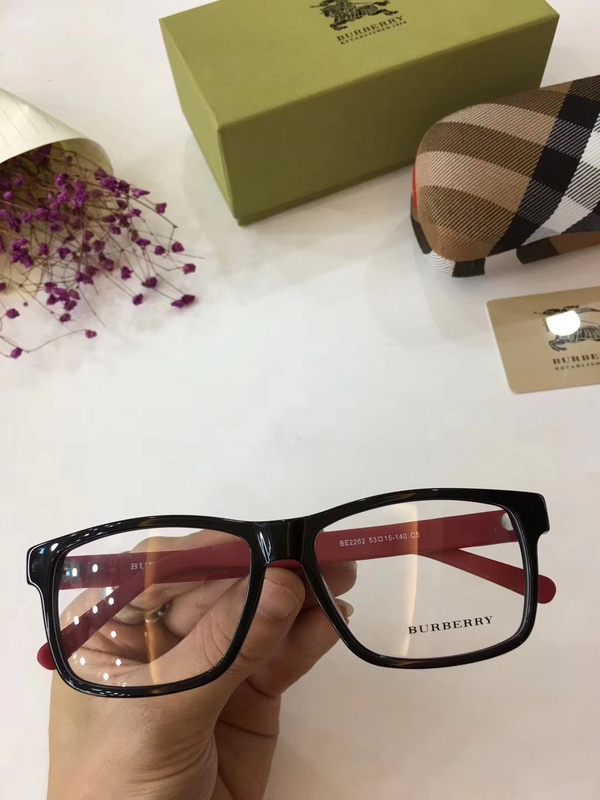 Burberry Sunglasses AAAA-047