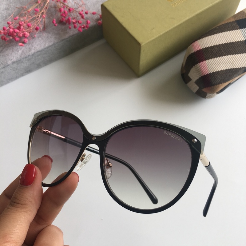 Burberry Sunglasses AAAA-052