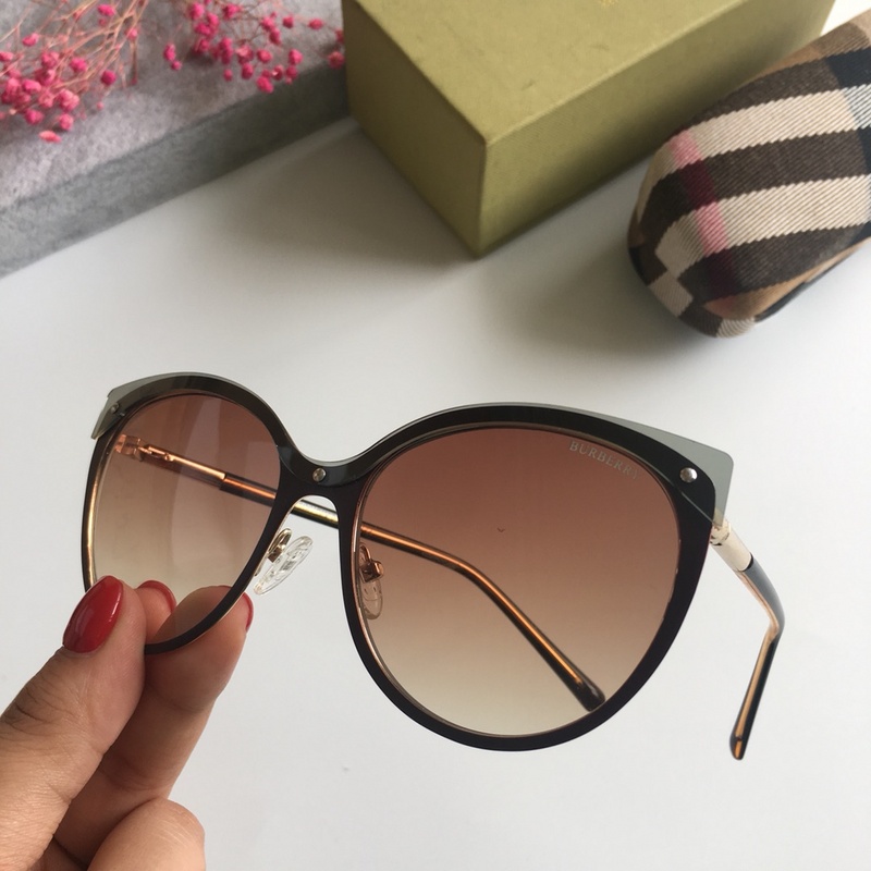 Burberry Sunglasses AAAA-054