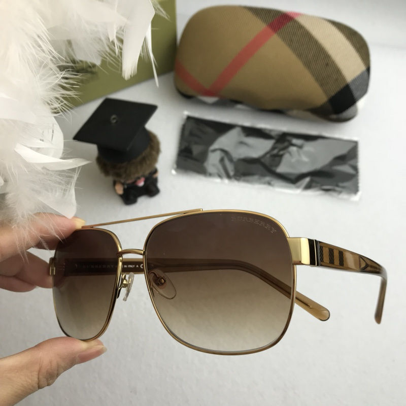 Burberry Sunglasses AAAA-057