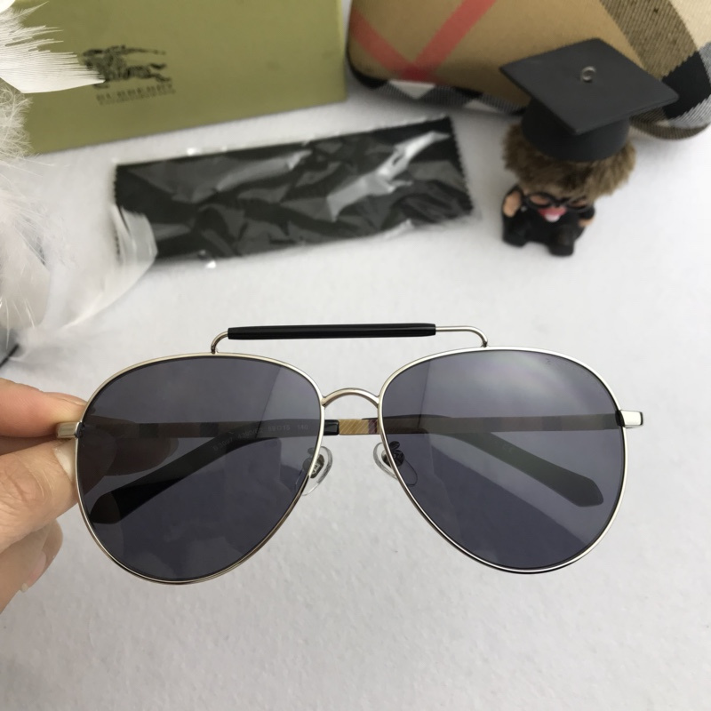 Burberry Sunglasses AAAA-070