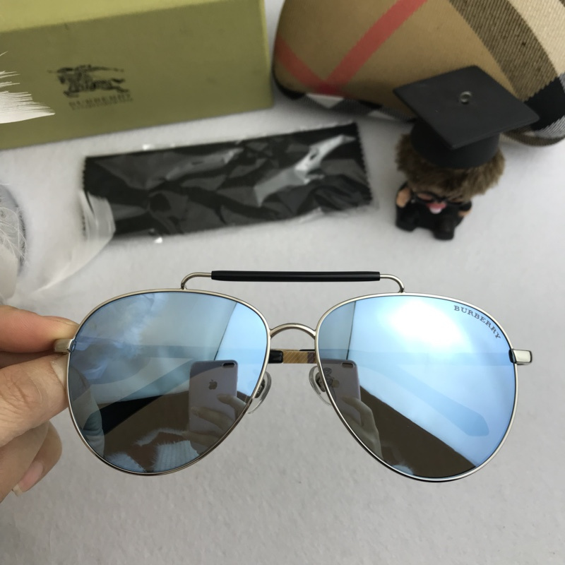 Burberry Sunglasses AAAA-072