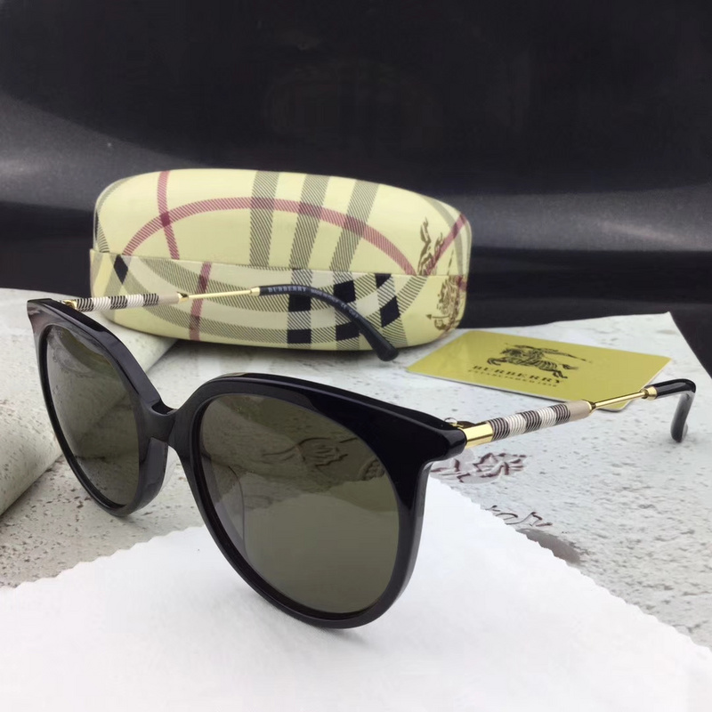 Burberry Sunglasses AAAA-074