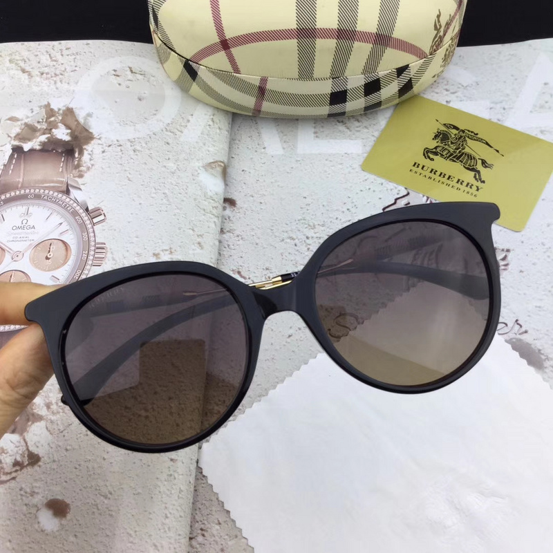 Burberry Sunglasses AAAA-075