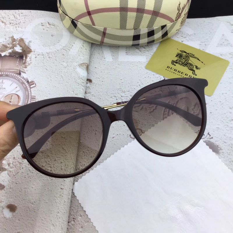 Burberry Sunglasses AAAA-077