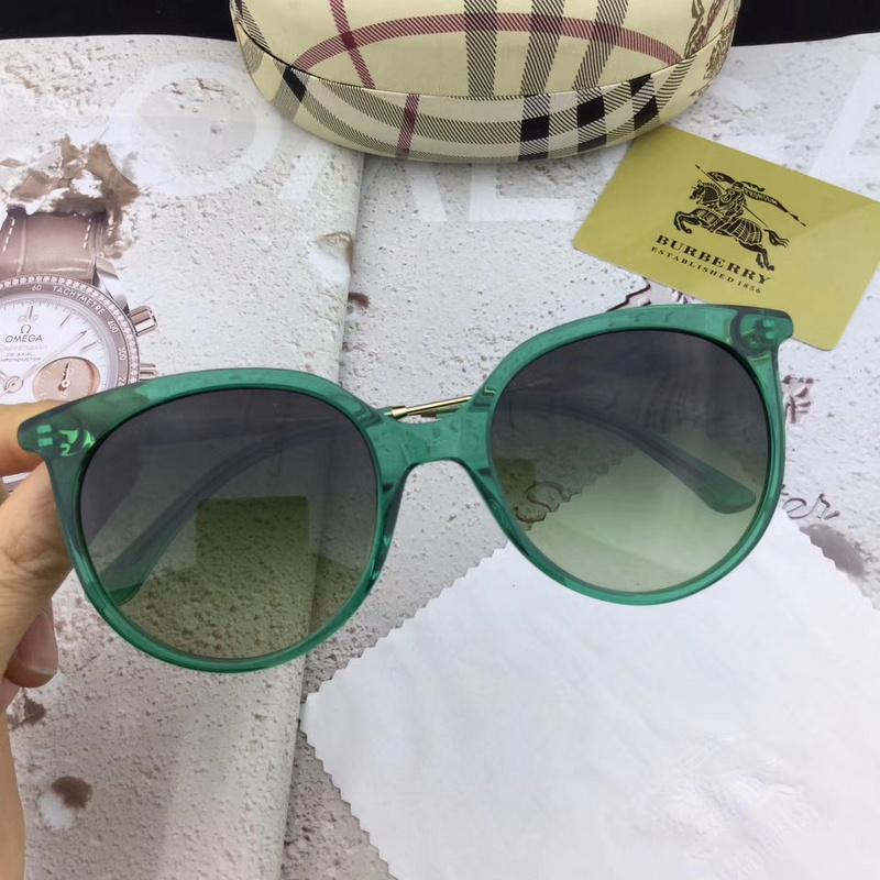 Burberry Sunglasses AAAA-079