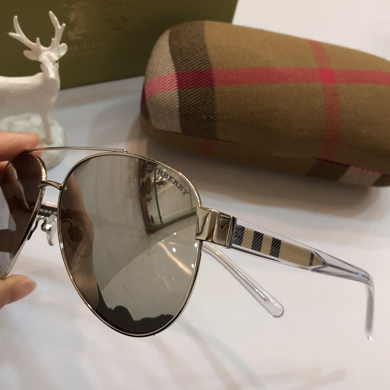 Burberry Sunglasses AAAA-098