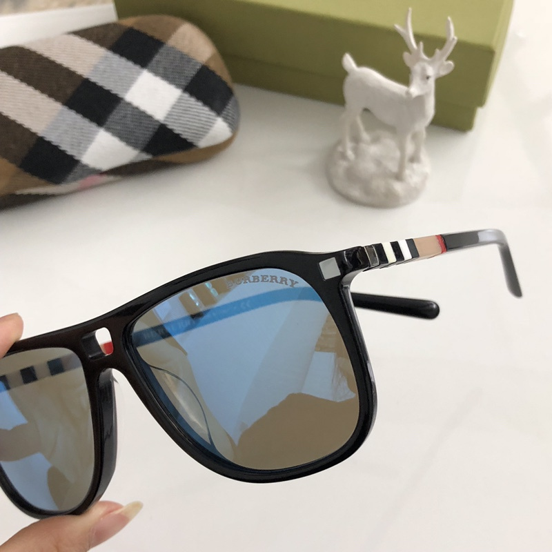 Burberry Sunglasses AAAA-123