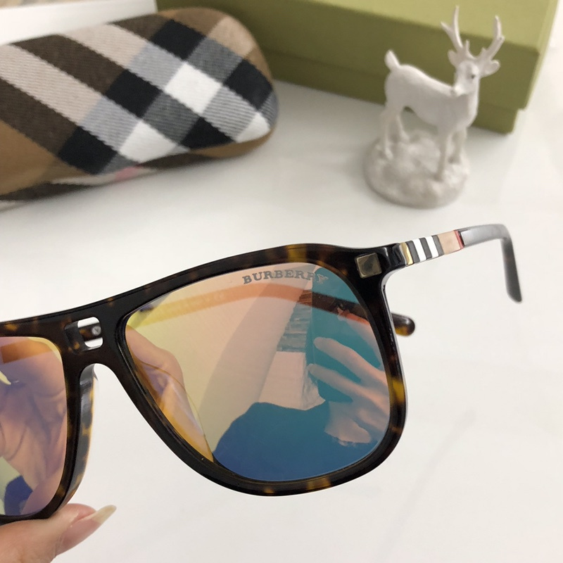 Burberry Sunglasses AAAA-126