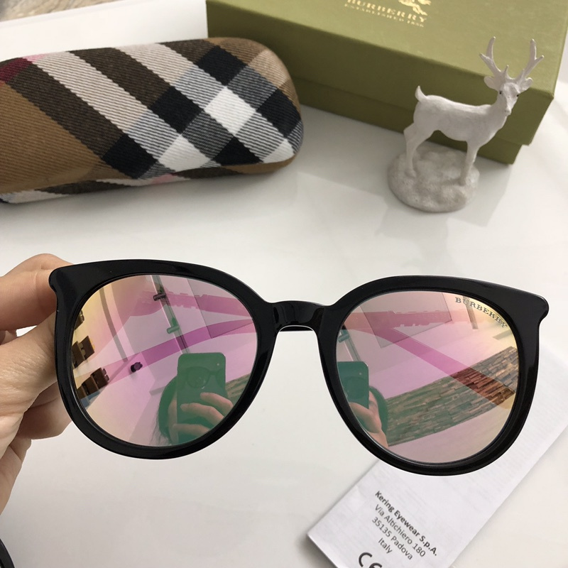 Burberry Sunglasses AAAA-135