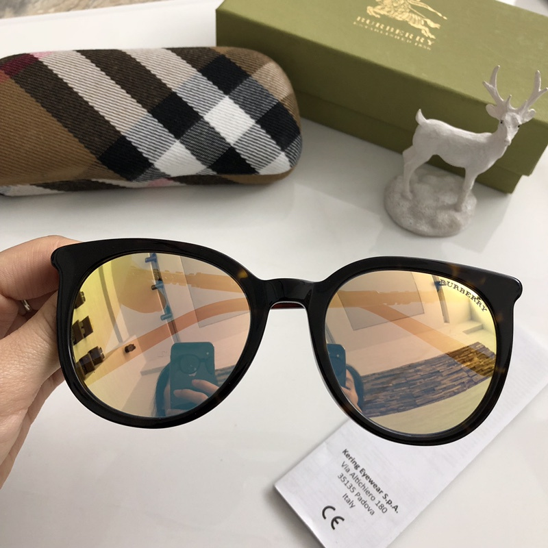 Burberry Sunglasses AAAA-136