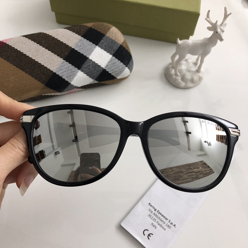 Burberry Sunglasses AAAA-142