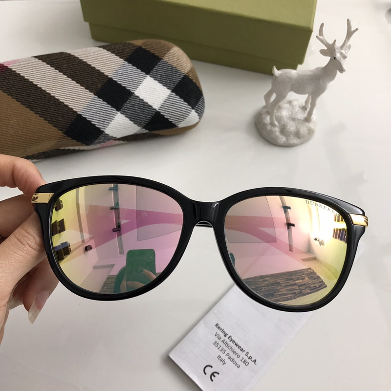 Burberry Sunglasses AAAA-143