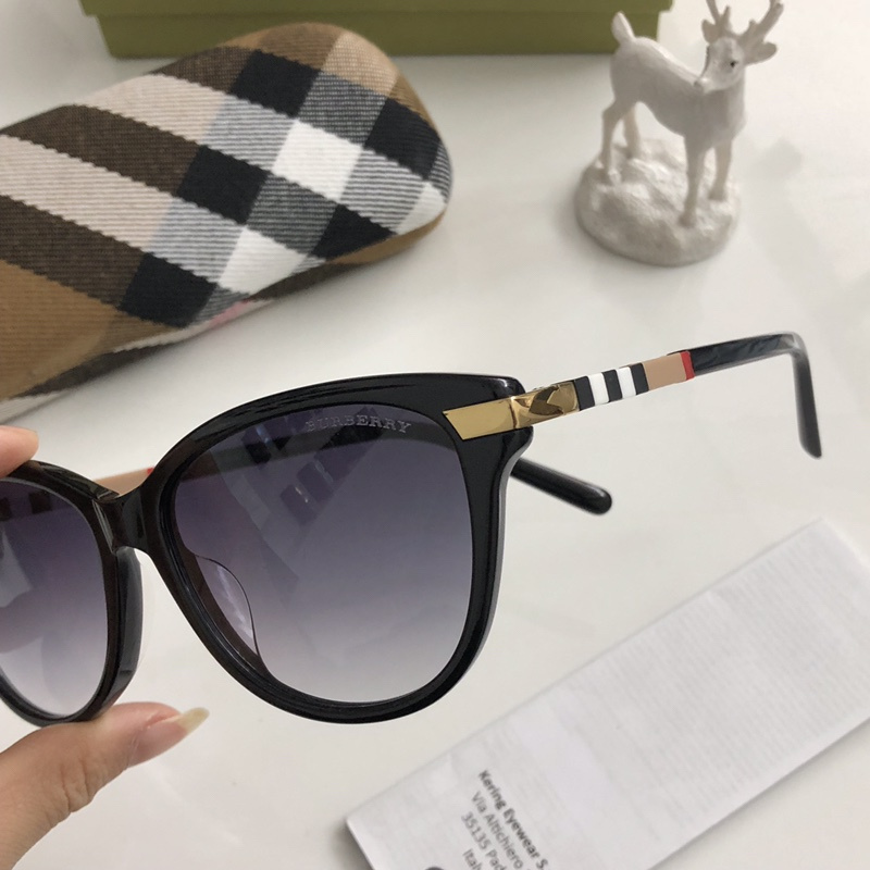 Burberry Sunglasses AAAA-144