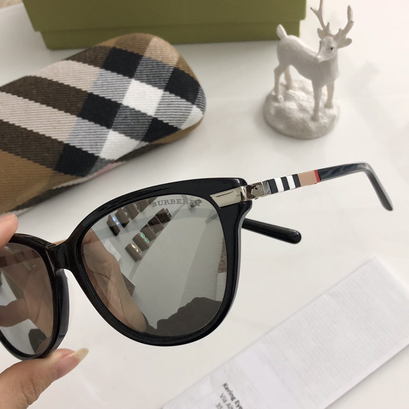 Burberry Sunglasses AAAA-145