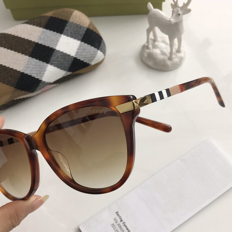 Burberry Sunglasses AAAA-147