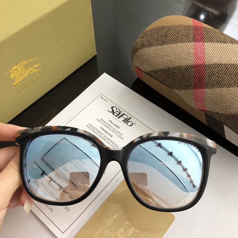 Burberry Sunglasses AAAA-194